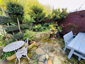 Rear Gardens- click for photo gallery